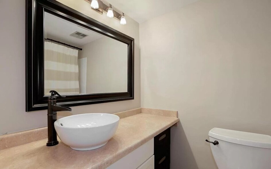 Building Photo - 5675 Harpers Farm Rd