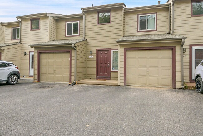 Primary Photo - 3172 Buckboard Dr