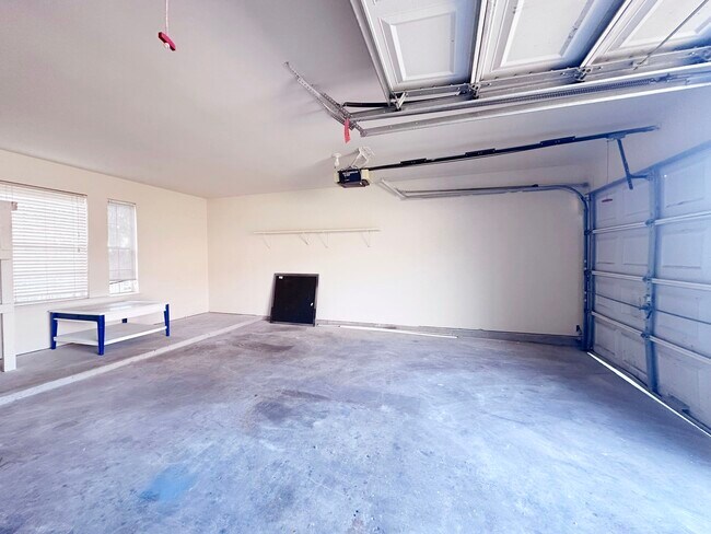 Building Photo - 15522 Baxter Ave