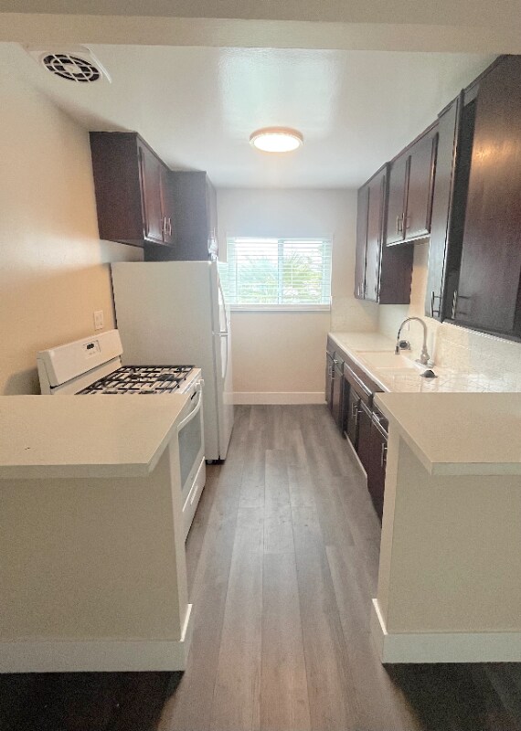 Building Photo - 2115 Placentia Ave