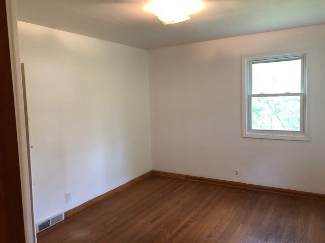 Building Photo - Spacious 3BR Home on Quiet Cul-de-Sac – Minutes from Downtown TC!