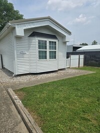 Building Photo - Charming 2 Bed, 1 Bath Home on Secluded De...