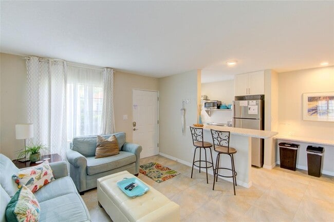 Building Photo - 1887 Hyde Park St