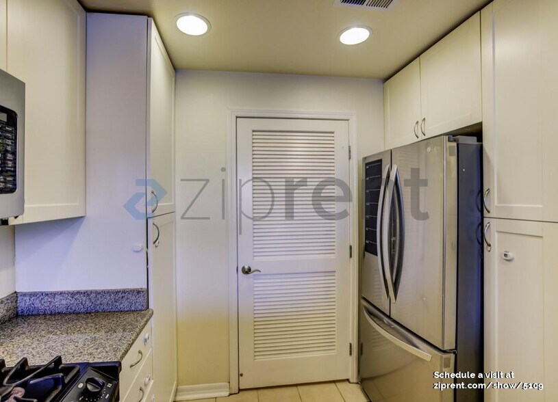 Building Photo - Unit 222