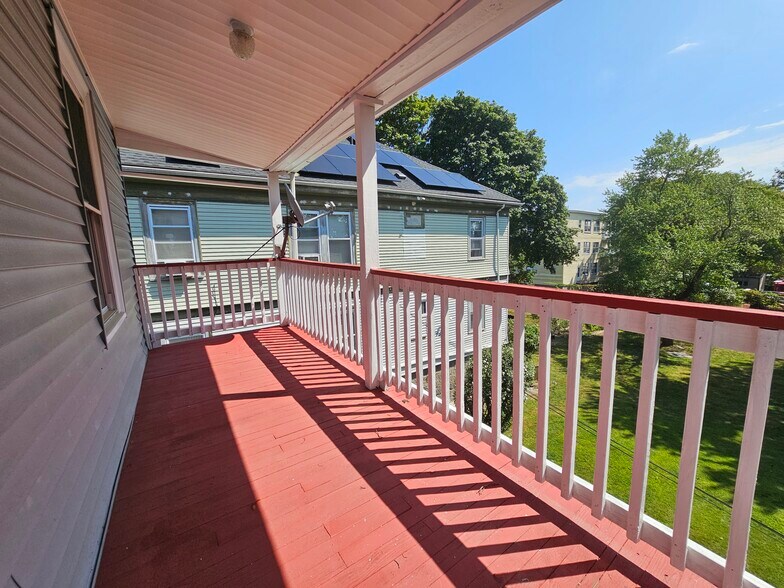 Building Photo - 243 Callender St