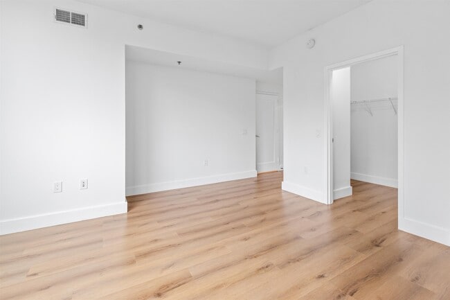 Building Photo - 800 Jackson St