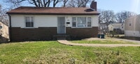 Building Photo - "Charming 3-Bed Home with Gleaming Hardwood Floors on Jackson Ave, Berkeley!"