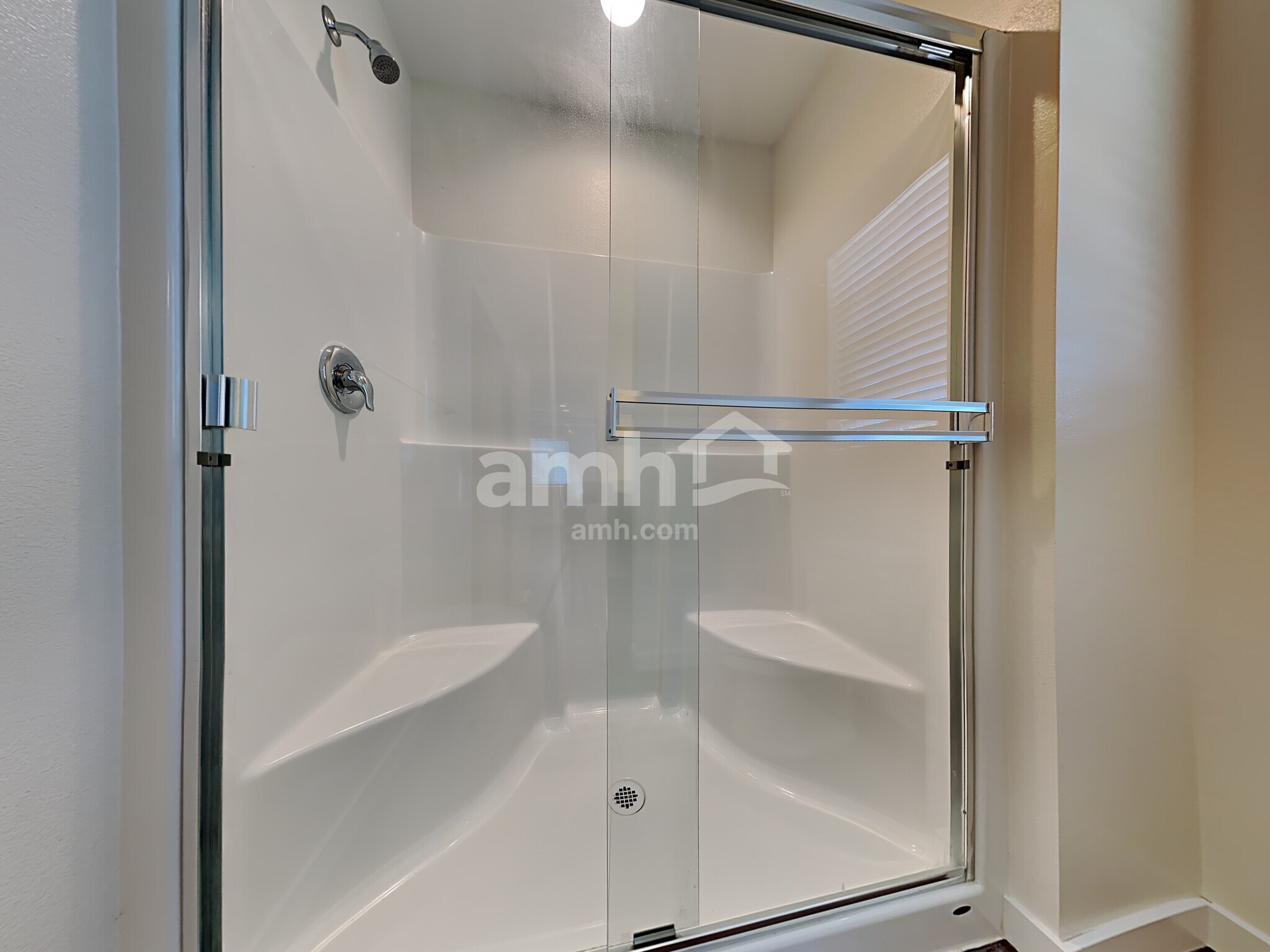 Building Photo - 1211 NE 12th St