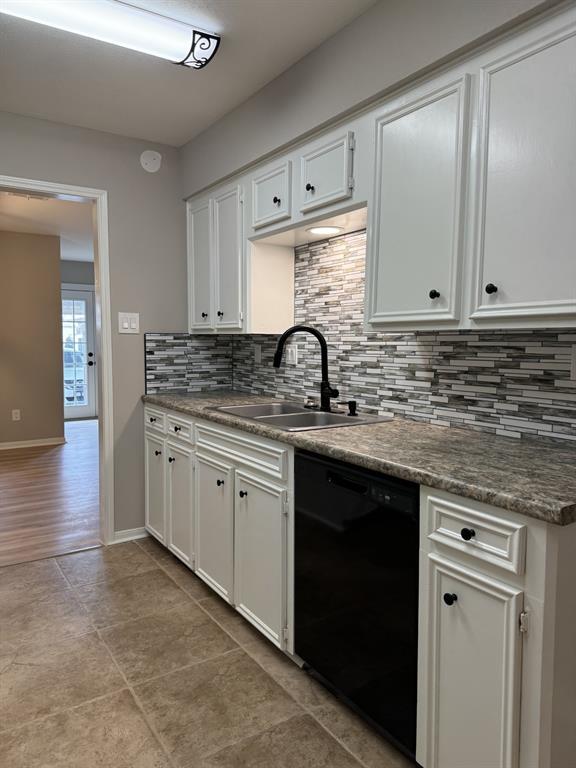 Building Photo - 14736 Perthshire Rd