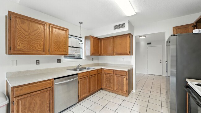 Building Photo - 21210 Malibu Colony
