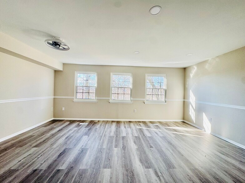 Building Photo - 40 Badger Gate Ct