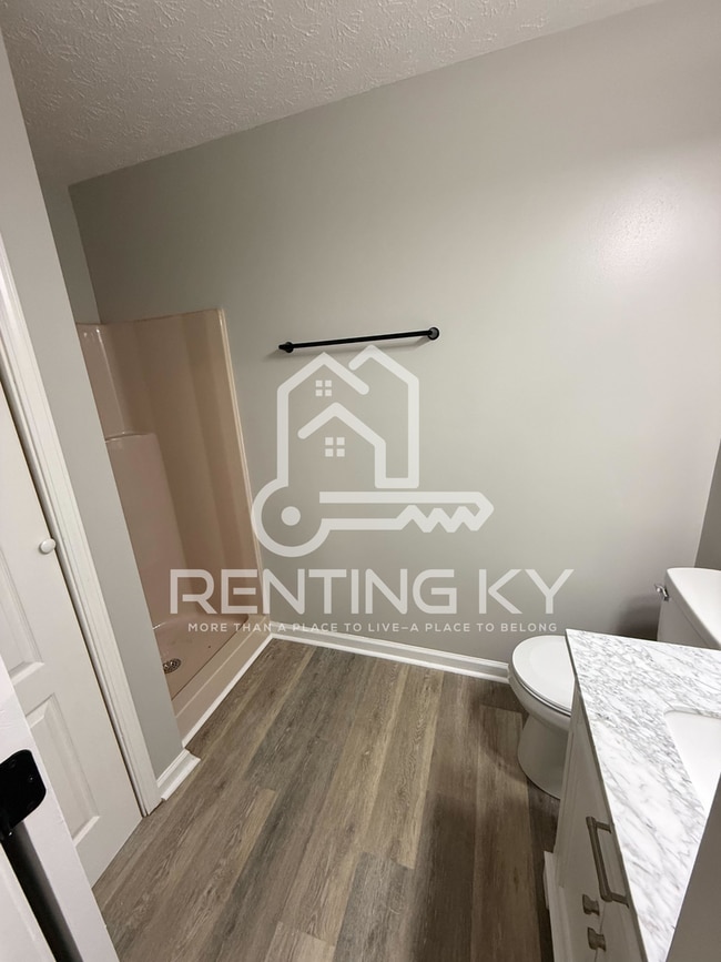 Building Photo - Newly Renovated 3-Bed, 2-Bath House!