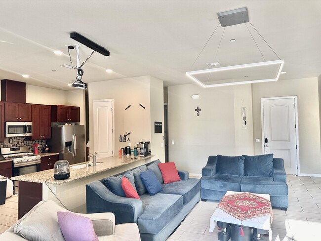 Building Photo - 31715 Avenida Alvera