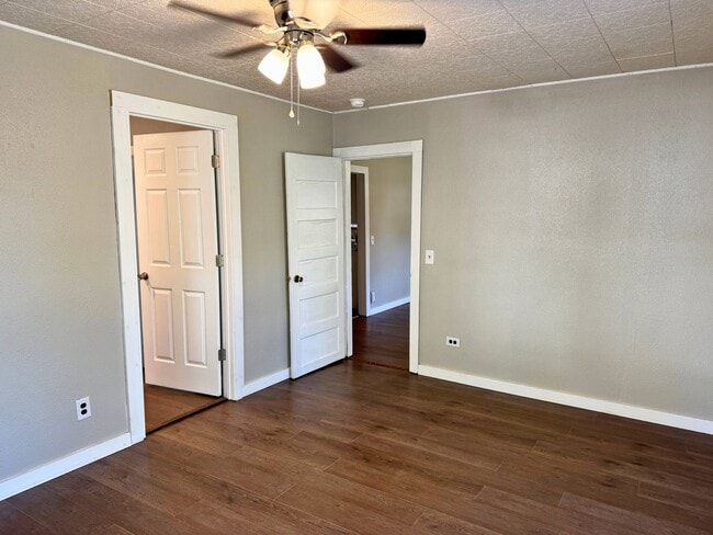 Building Photo - Quiet, 2 Bed 1 Bath Home In Burkburnett