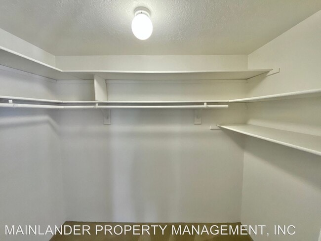 Building Photo - 5961-6963 SW Childs Rd