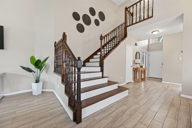 Building Photo - 6635 Queensclub Dr