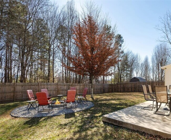 Building Photo - 110 Hawks Nest Dr