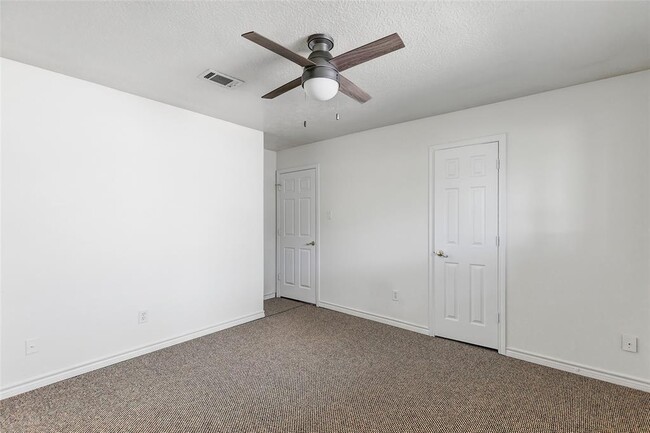 Building Photo - 7703 Pine Cup Dr