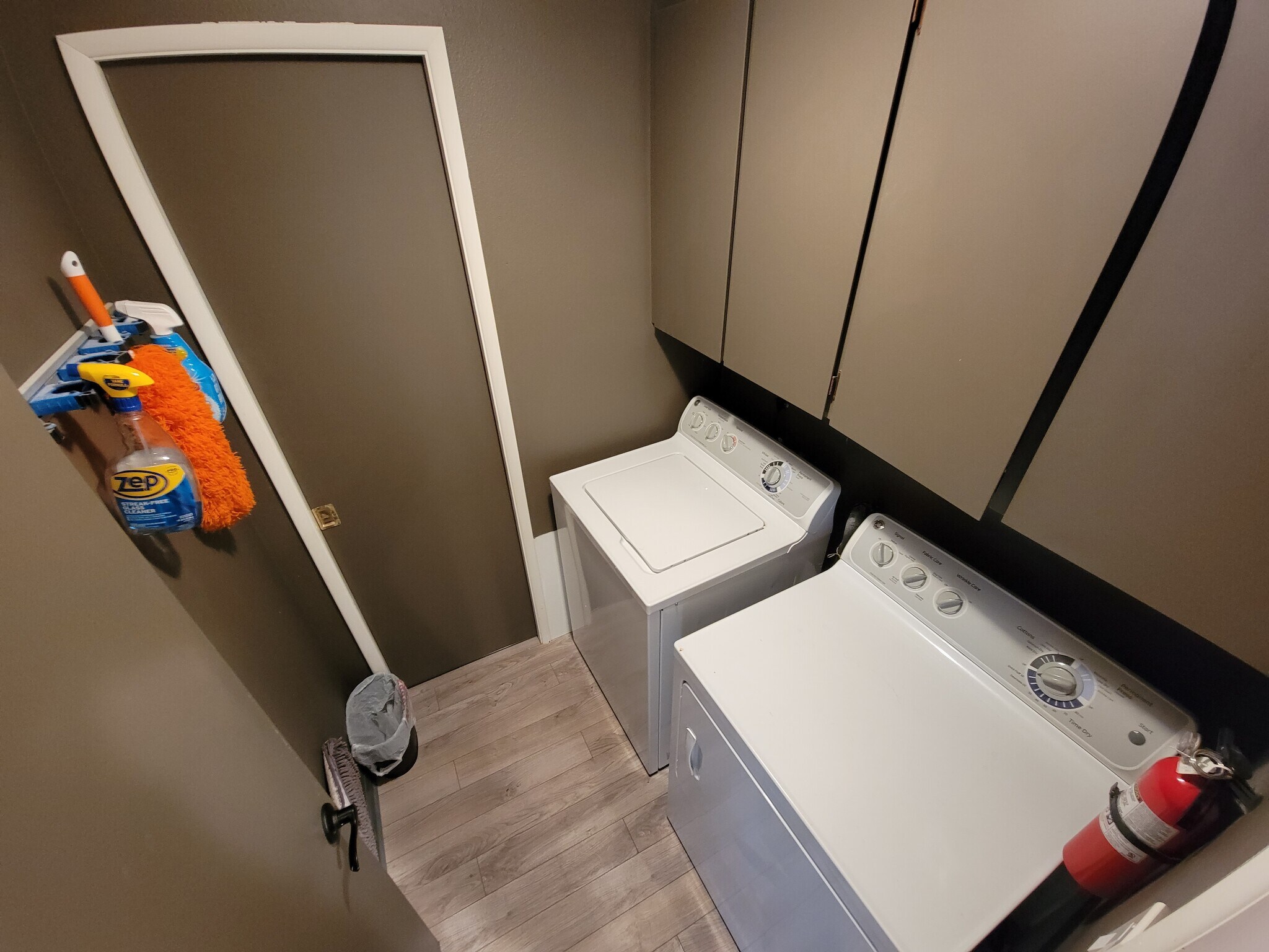 Laundry room - 8111 NE 27th St