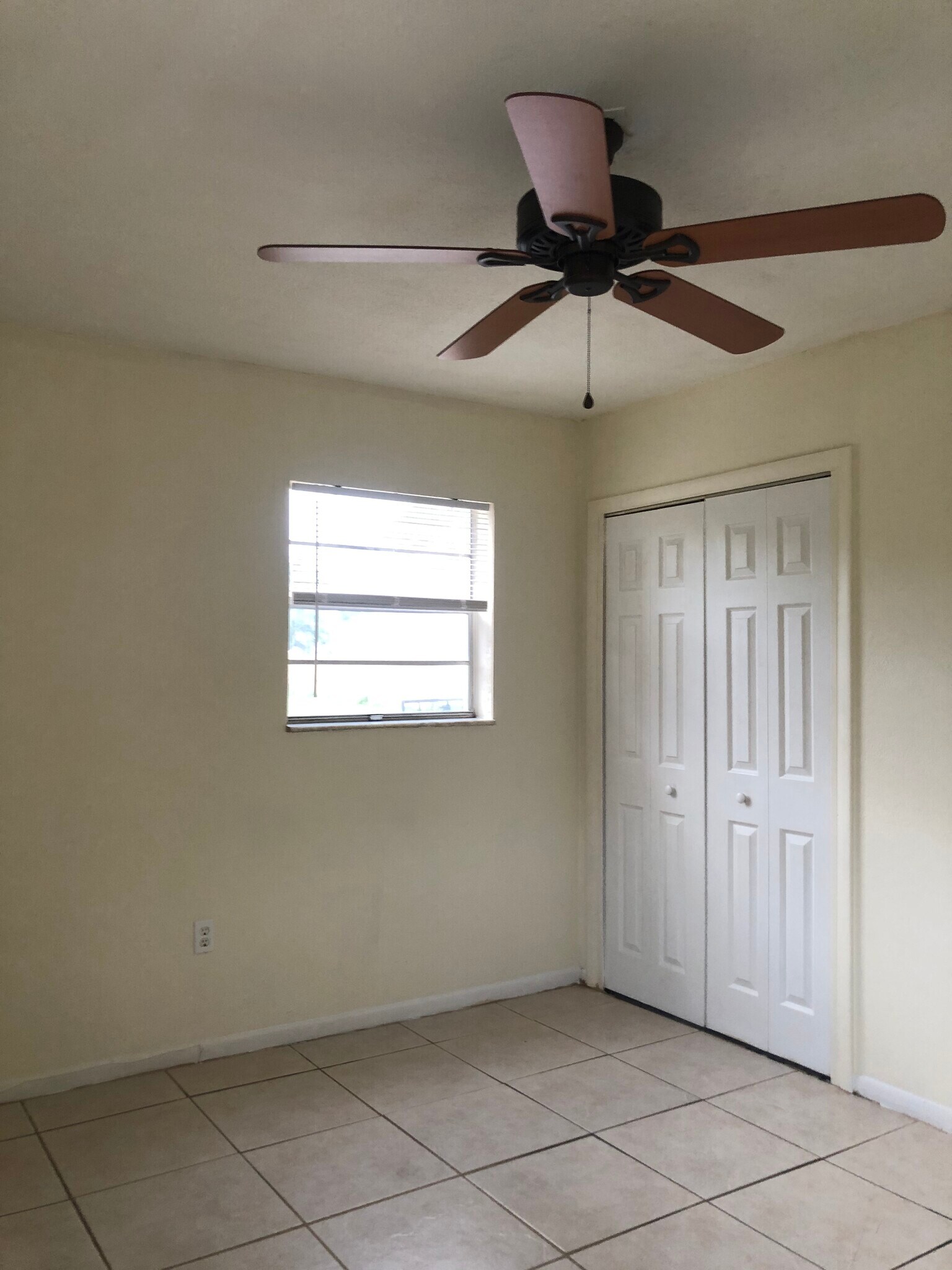 Building Photo - 1536 Barbarie Ln