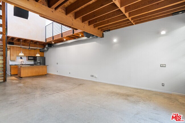 Building Photo - 1130 5th Ave
