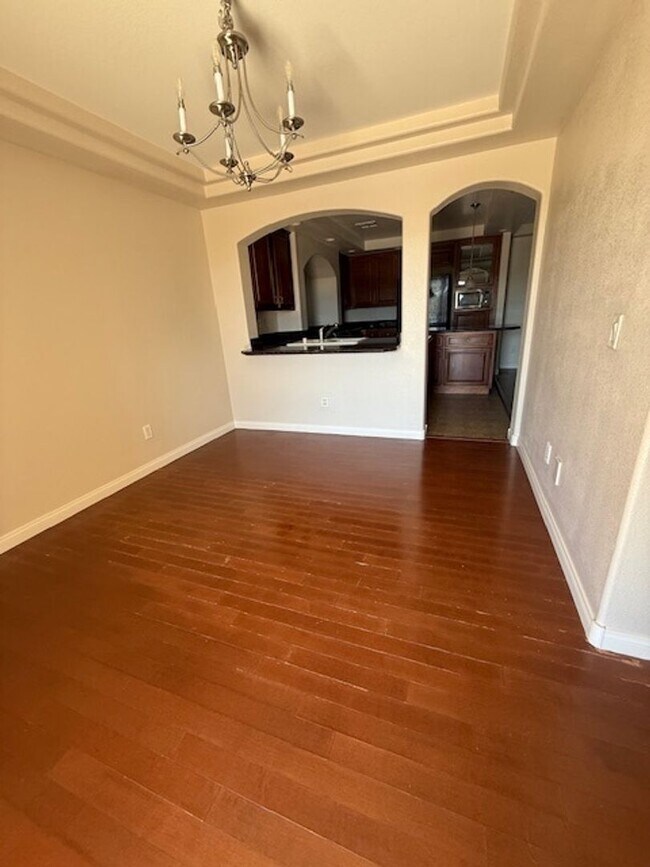 Building Photo - AVAILABLE NOW! Outstanding 3 Story Home!