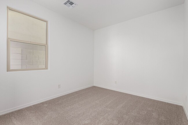 Building Photo - MOVE IN SPECIAL! Brand new 4 bedroom 2 bat...