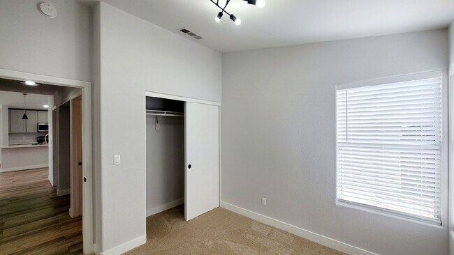 Building Photo - 5223 Intermission Ct