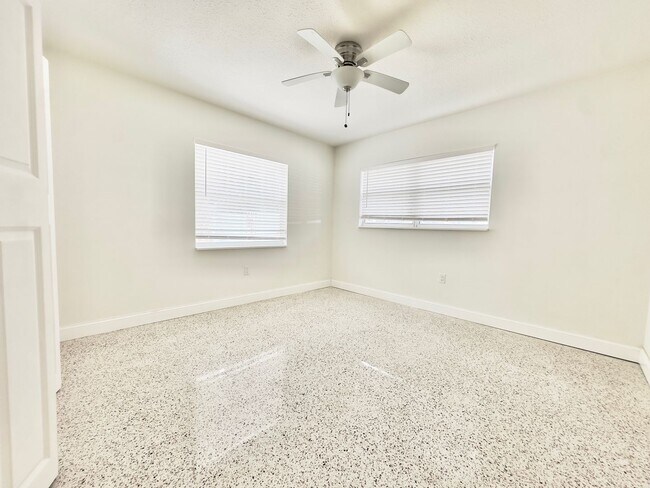 Building Photo - 3bed/2bath Home Off Treasure Island Causew...