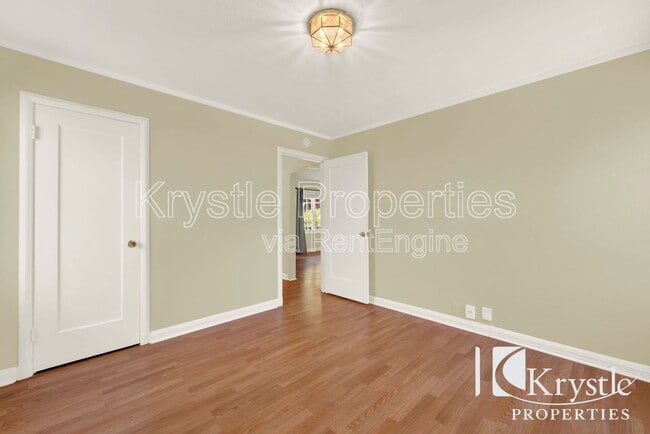 Building Photo - 549 Cedar St