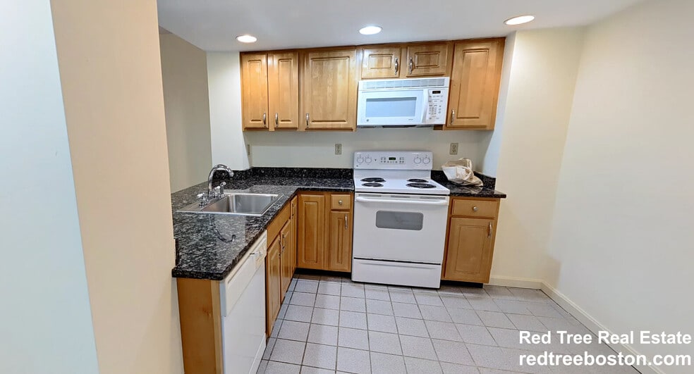 Building Photo - 24 Queensberry St