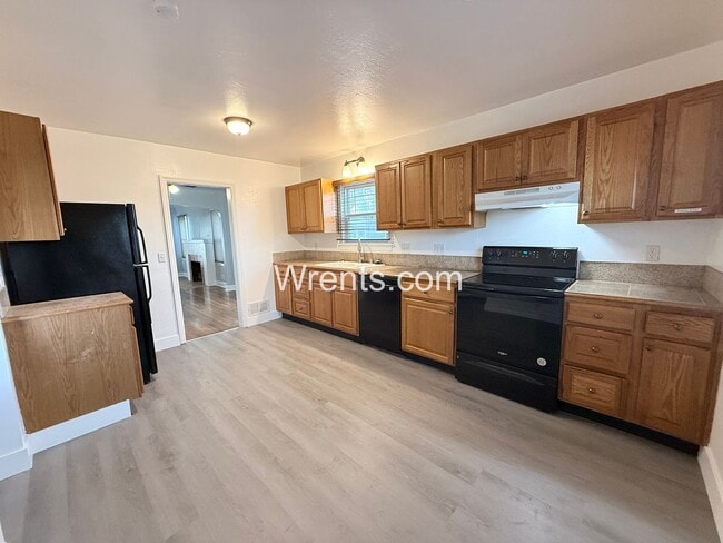 Building Photo - Beautiful 5-Bed, 2.5-Bath Home in the Heart of Spokane