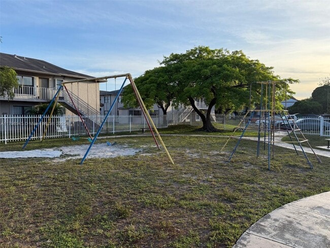 Building Photo - 7670 SW 152nd Ave
