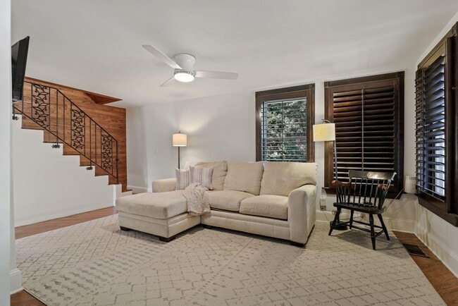 Building Photo - 2730 Oak Valley Dr