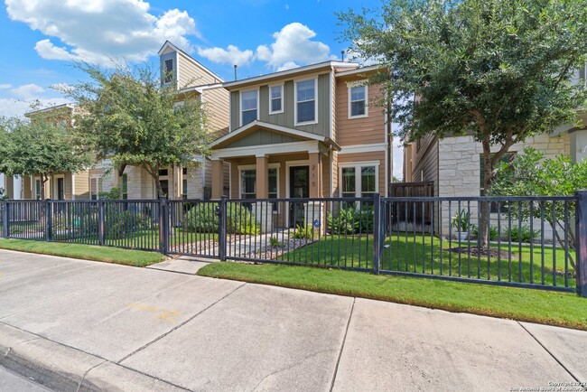 Building Photo - 215 E Courtland Pl