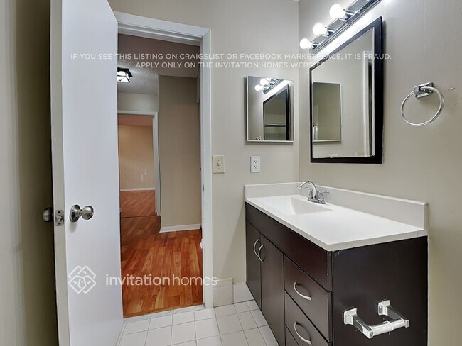 Building Photo - 14075 Langley Pl