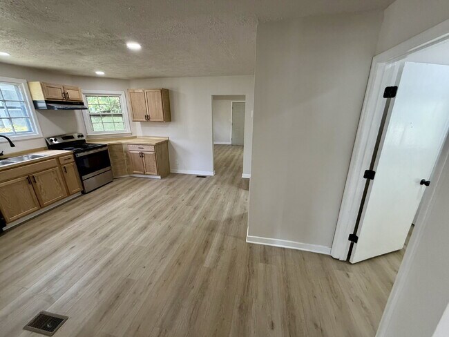 Building Photo - Newly Remodeled 2BR/2BA East Nashville Home with Covered Front Porch, Huge Deck, Spacious Backyar...