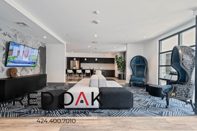 Building Photo - 5851 W 88th St