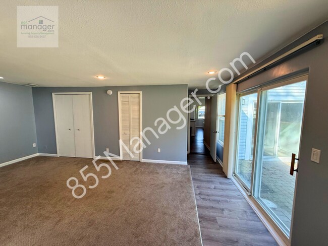 Building Photo - Updated 4-Bedroom with Primary Suite & Fen...