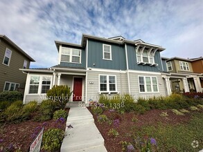 Building Photo - Stunning Two Story Home Located At The Dun...