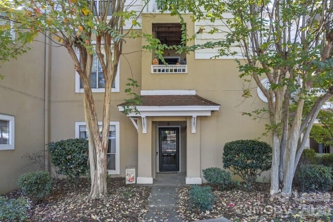 Building Photo - 18009 Kings Point Dr