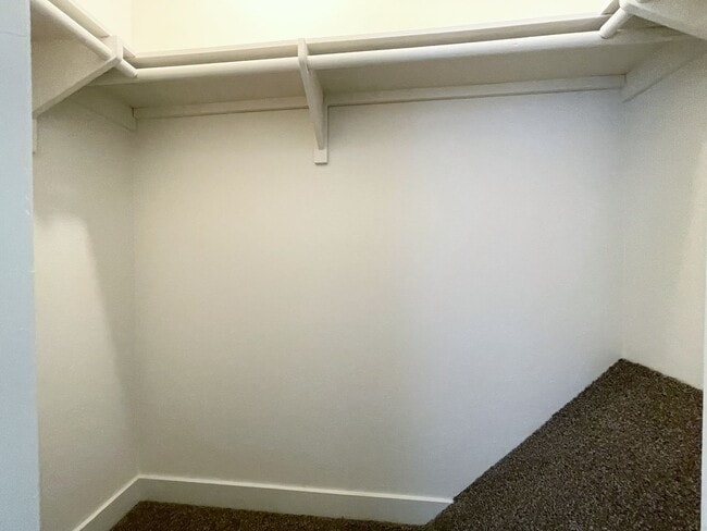 Building Photo - Fully Remodeled Fire Mtn. Townhome w/ Garage!