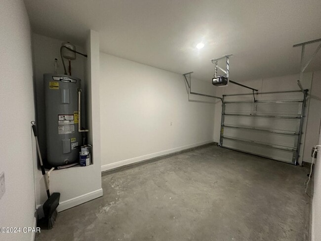 Building Photo - 488 Melrose Wy