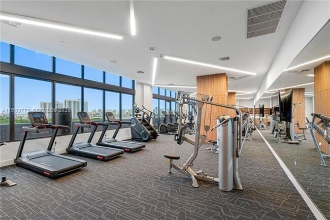 Building Photo - 16395 Biscayne Blvd