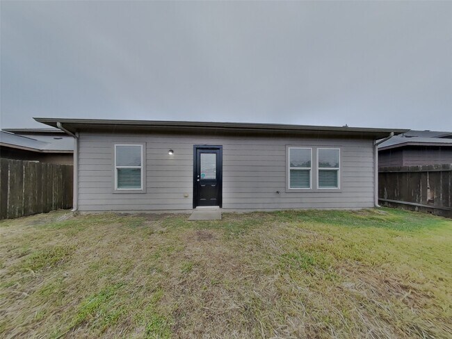 Building Photo - 210 Pequin Rd