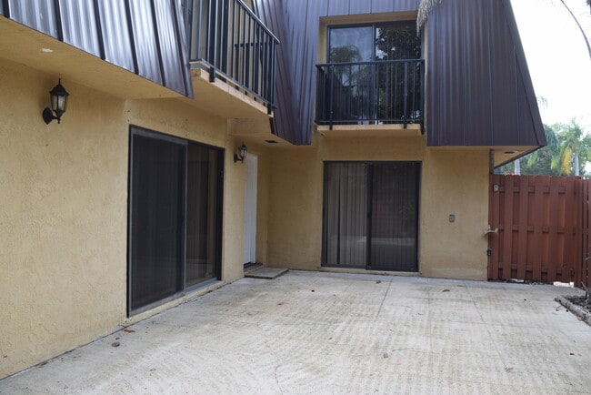 Building Photo - 5945 SE Windsong Ln