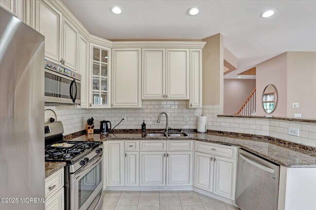 Building Photo - 150 Nathan Dr