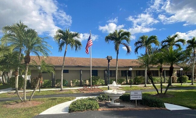 Building Photo - 536 Shady Pine Way