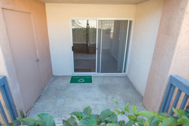 Building Photo - 7130 Shoreline Dr