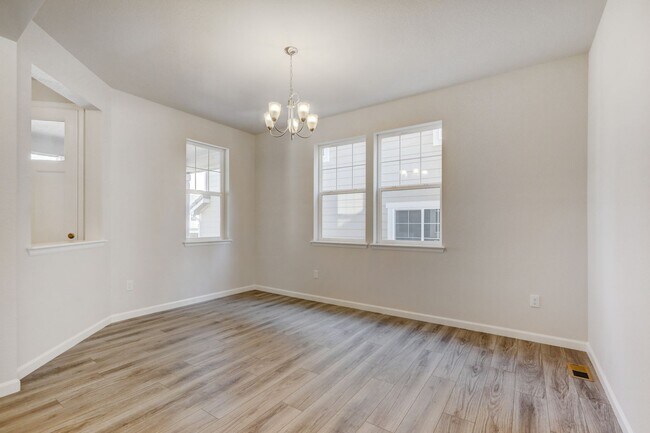 Building Photo - Meridian International 5 Bedroom 4 Bath Ho...